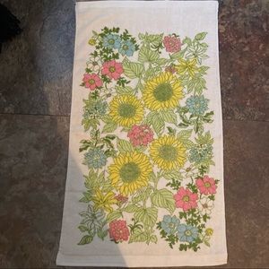 Cannon royal family vintage sunflower hand towel